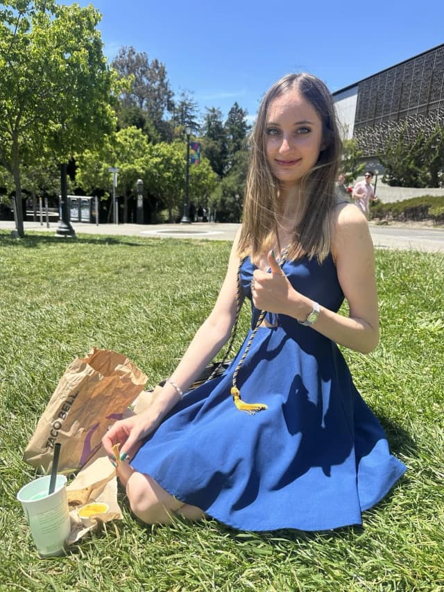 jaysa eating taco bell after college graduation